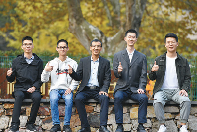 摘得国际EDA竞赛冠军，华中科技大学计算机学院90后团队——探前沿算法 解应用难题