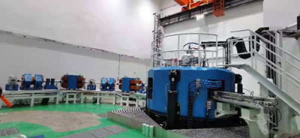 怀柔（50MeV）质子回旋加速器设施成功出束